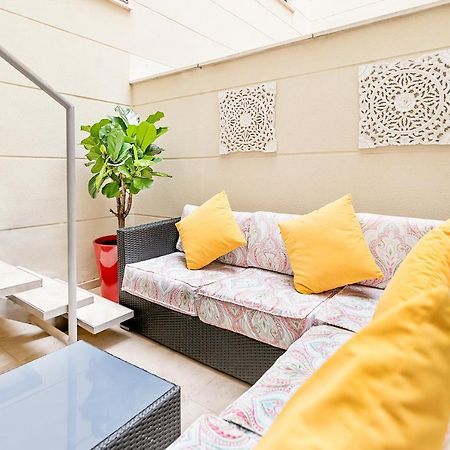 Maba/Private Backyard/Walk To Downtown/Large Smart Tv Apartment Малага Екстериор снимка