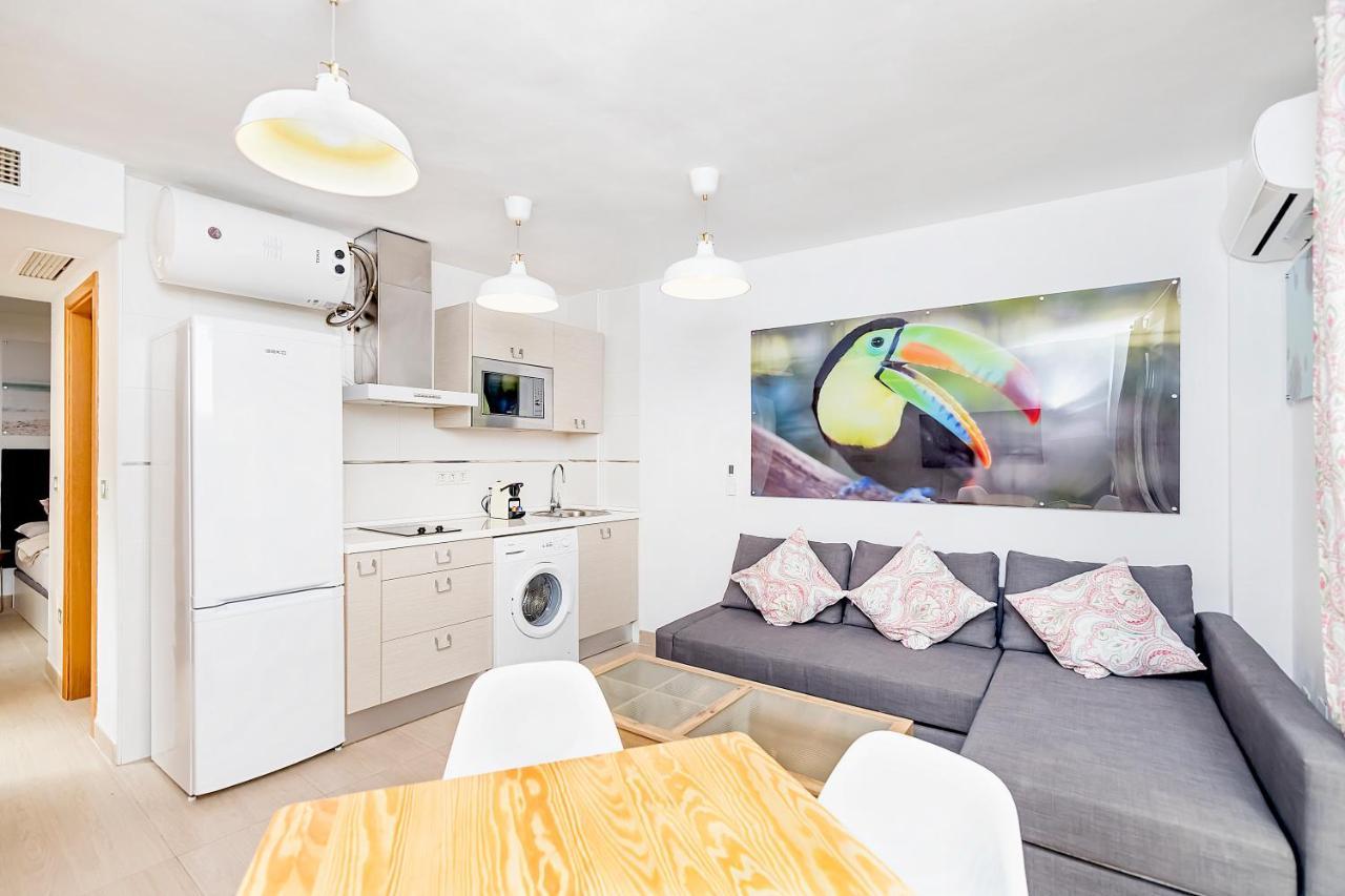 Maba/Private Backyard/Walk To Downtown/Large Smart Tv Apartment Малага Екстериор снимка
