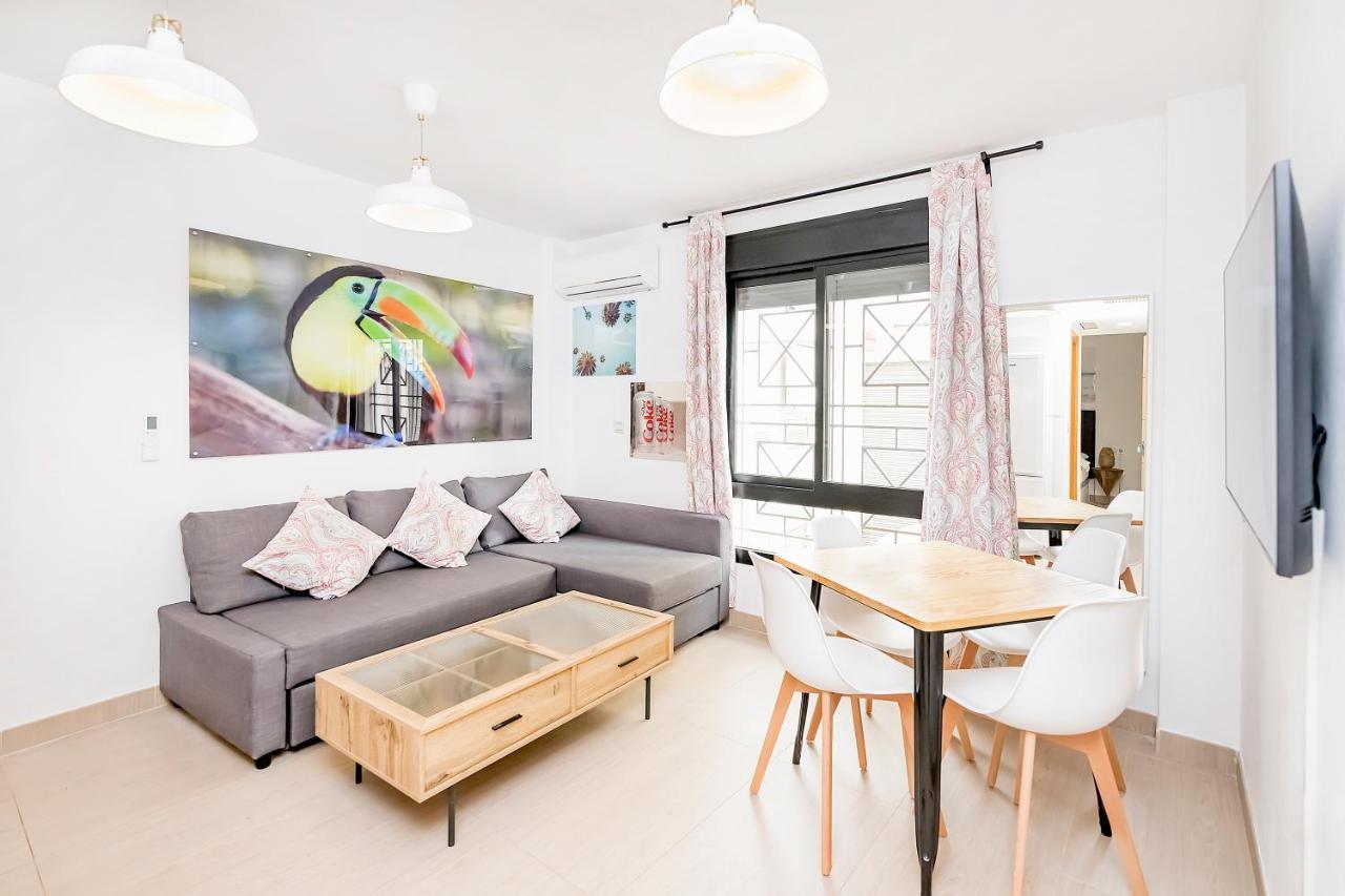 Maba/Private Backyard/Walk To Downtown/Large Smart Tv Apartment Малага Екстериор снимка